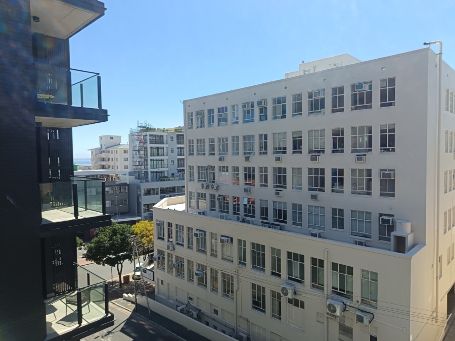 To Let 1 Bedroom Property for Rent in Sea Point Western Cape